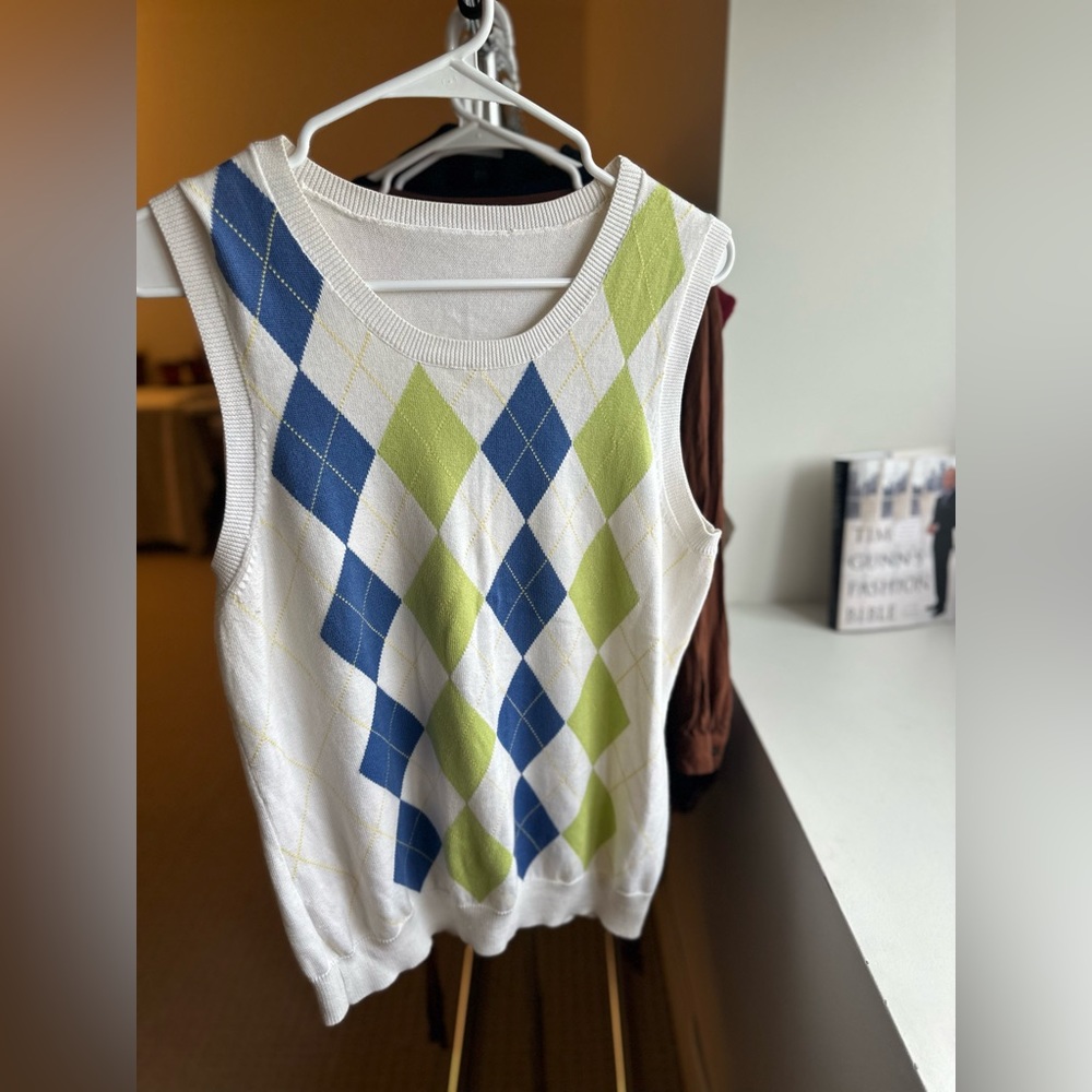 Argyle Sweater
Vest in Green - Picture 8 of 11